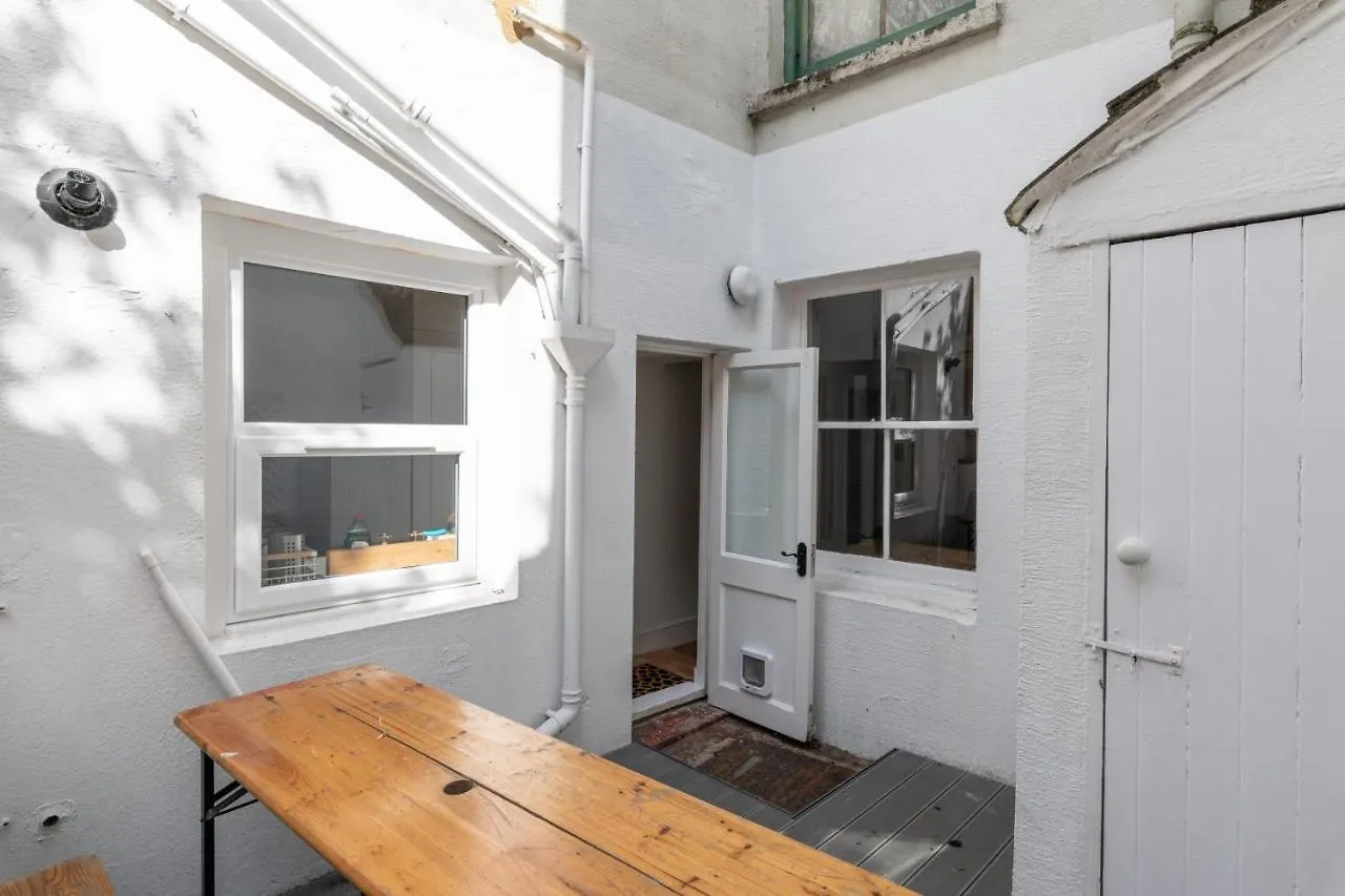 Modern Stylish Apartment Near City Centre Hove