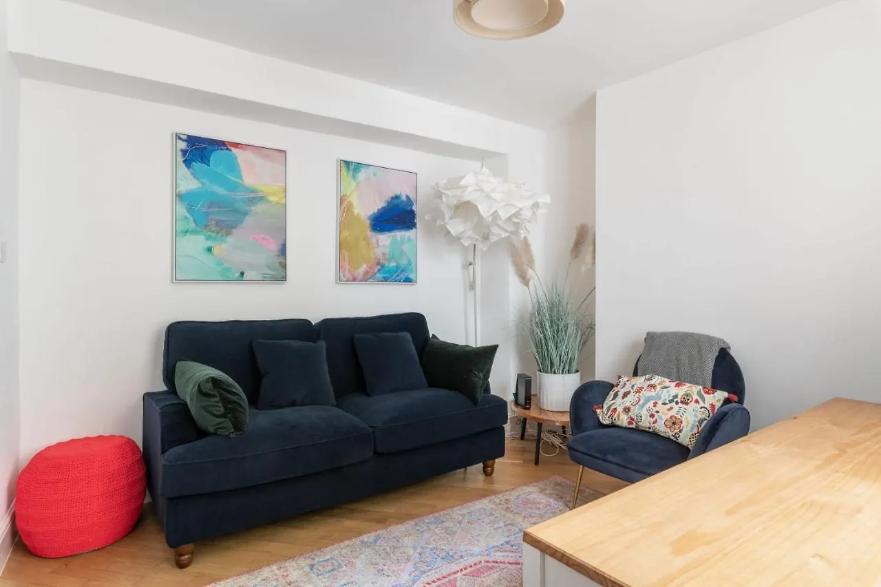 Modern Stylish Apartment Near City Centre Hove